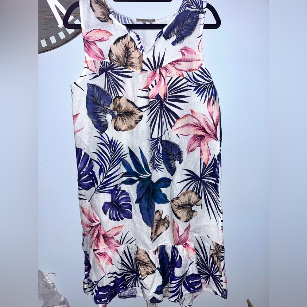 Lungo Larno floral linen sleeveless dress size 
Medium